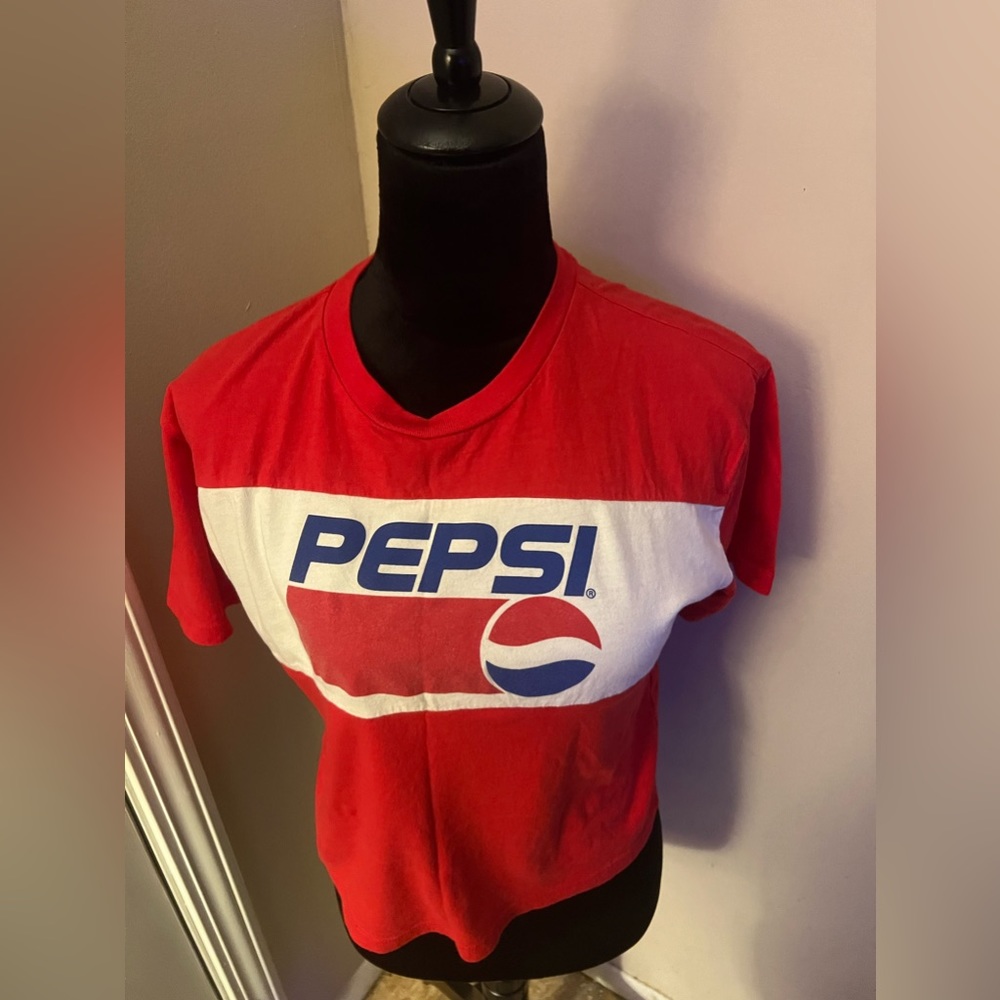 Vintage Licensed Pepsi t- shirt, ladies cut, cropped,medium